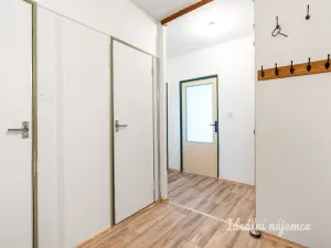 Pronájem bytu 2+kk, Praha - Řepy, Bazovského, 42 m2