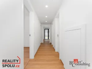 Pronájem bytu 4+kk, Hradec Králové - Nový Hradec Králové, Buková, 149 m2