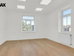 Prodej kanceláře, Třebíč - Stařečka, Sucheniova, 410 m2