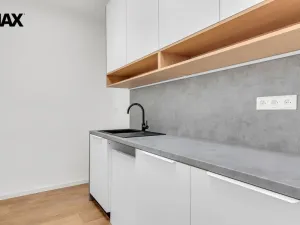 Prodej kanceláře, Třebíč - Stařečka, Sucheniova, 410 m2