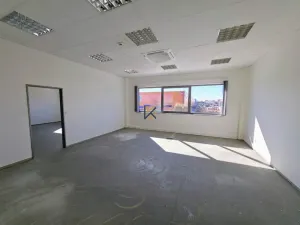 Pronájem kanceláře, Praha - Horní Počernice, Do Čertous, 550 m2