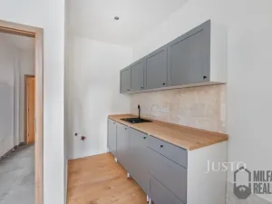 Pronájem bytu 1+1, Jablonec nad Nisou, Nádražní, 28 m2