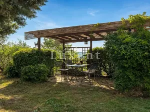 Prodej výrobních prostor, Castellina in Chianti, Itálie, 1130 m2