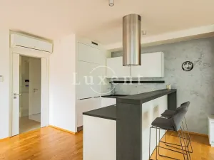 Prodej bytu 2+kk, Praha - Hlubočepy, Výhledová, 74 m2