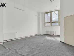 Prodej obchodního prostoru, Třebíč - Vnitřní Město, Komenského nám., 1008 m2