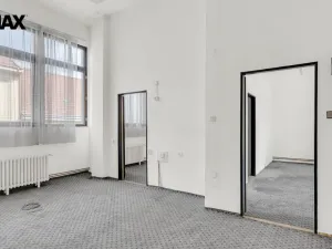 Prodej obchodního prostoru, Třebíč - Vnitřní Město, Komenského nám., 1008 m2