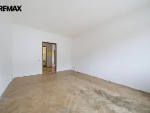 Prodej bytu 3+1, Karlovy Vary, Krymská, 71 m2