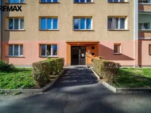 Prodej bytu 3+1, Karlovy Vary, Krymská, 71 m2