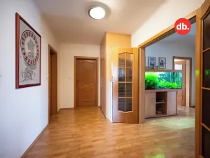 Prodej rodinného domu, Karlovy Vary, Vančurova, 260 m2