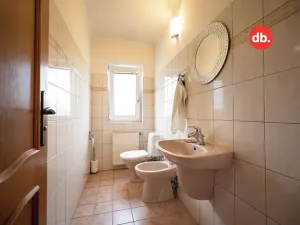 Prodej rodinného domu, Karlovy Vary, Vančurova, 260 m2
