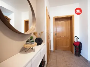 Prodej rodinného domu, Karlovy Vary, Vančurova, 260 m2