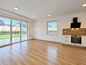 Pronájem rodinného domu, Postřižín, Na Stráni, 80 m2
