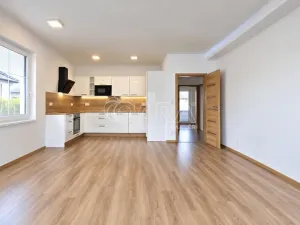 Pronájem rodinného domu, Postřižín, Na Stráni, 80 m2