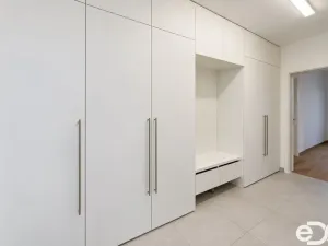 Pronájem bytu 1+kk, Praha, Choceradská, 41 m2