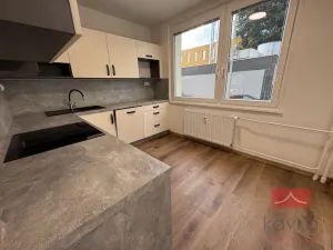 Pronájem bytu 4+1, Havlíčkův Brod, Smetanovo náměstí, 87 m2