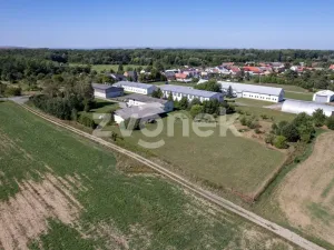 Prodej komerčního pozemku, Chropyně - Plešovec, 12000 m2