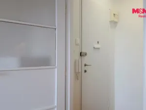 Pronájem bytu 1+kk, Praha - Holešovice, Bubenská, 21 m2