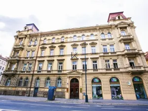 Pronájem kanceláře, Praha, Klimentská, 104 m2