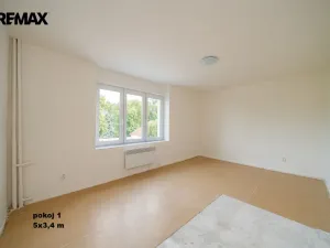 Prodej bytu 3+1, Odolena Voda - Dolínek, Náměstí Vítězslava Hálka, 77 m2
