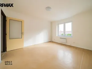 Prodej bytu 3+1, Odolena Voda - Dolínek, Náměstí Vítězslava Hálka, 77 m2