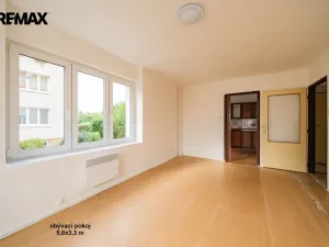 Prodej bytu 3+1, Odolena Voda - Dolínek, Náměstí Vítězslava Hálka, 77 m2