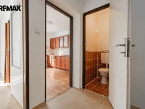 Prodej bytu 3+1, Odolena Voda - Dolínek, Náměstí Vítězslava Hálka, 77 m2