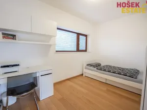 Prodej rodinného domu, Holubice, 240 m2