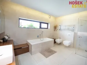 Prodej rodinného domu, Holubice, 240 m2