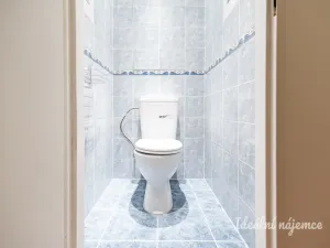 Pronájem bytu 2+kk, Praha - Petrovice, Lessnerova, 43 m2