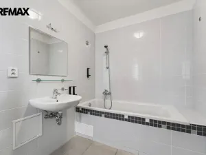 Pronájem kanceláře, Praha - Staré Město, Staroměstské náměstí, 130 m2
