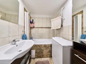 Prodej bytu 3+1, Hradec Králové - Nový Hradec Králové, třída Edvarda Beneše, 79 m2
