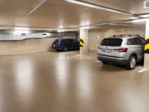 Pronájem garáže, Praha - Žižkov, Jeseniova, 14 m2