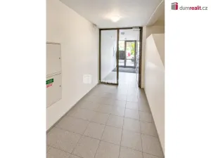Pronájem garáže, Praha - Žižkov, Jeseniova, 14 m2