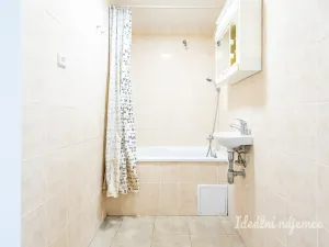 Pronájem bytu 1+kk, Praha, Lešenská, 26 m2