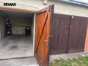 Pronájem garáže, Zlín, Broučkova, 18 m2
