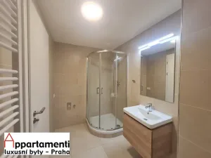 Pronájem bytu 1+kk, Praha - Hloubětín, Poděbradská, 35 m2