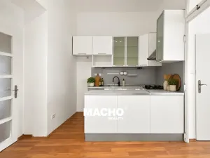 Pronájem bytu 1+1, Praha, Rybalkova, 46 m2