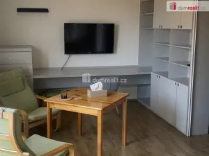 Pronájem bytu 1+kk, Praha - Kobylisy, Klapkova, 35 m2