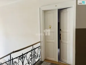 Pronájem bytu 1+1, Praha - Vršovice, Krymská, 37 m2