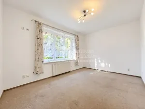 Pronájem bytu 2+1, Praha - Kobylisy, Střelničná, 72 m2