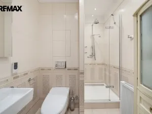Prodej bytu 2+1, Karlovy Vary, nábřeží Jana Palacha, 65 m2