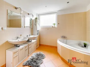 Pronájem bytu 3+kk, Praha - Hloubětín, Nademlejnská, 85 m2