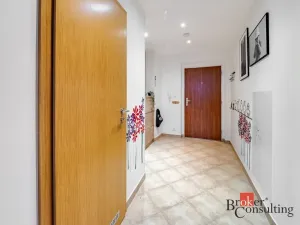 Pronájem bytu 3+kk, Praha - Hloubětín, Nademlejnská, 85 m2
