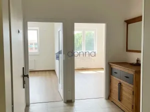 Pronájem bytu 2+kk, Praha, Sedlářova, 52 m2