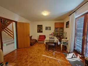Prodej vícegeneračního domu, Njivice, Chorvatsko, 130 m2