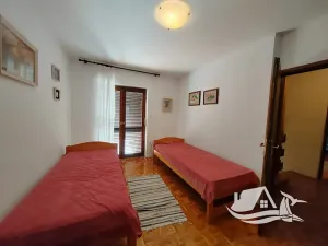 Prodej vícegeneračního domu, Njivice, Chorvatsko, 130 m2