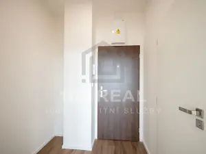 Pronájem bytu 1+kk, Pardubice, třída Míru, 37 m2
