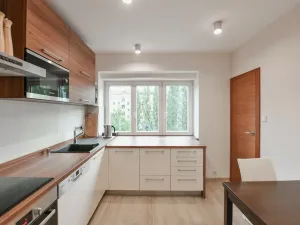 Pronájem bytu 2+1, Praha - Bubeneč, Národní obrany, 74 m2