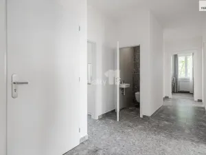 Pronájem atypického bytu, Praha - Strašnice, U krbu, 25 m2