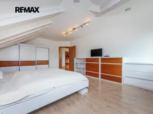 Prodej rodinného domu, Praha - Řeporyje, Havlůjové, 300 m2